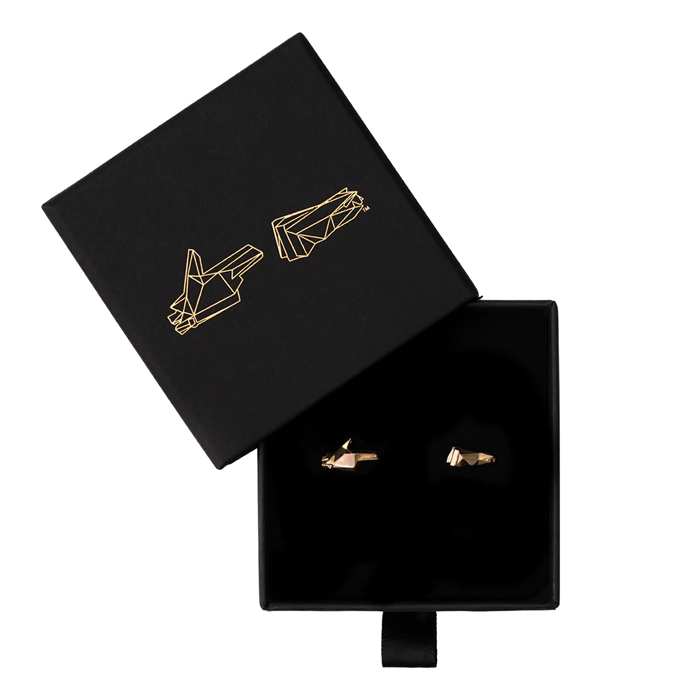 ’STAY GOLD’ PISTOL & FIST EARRING SET
